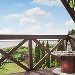 Vakantiehuis Two-bedroom In Nowe Warpno
